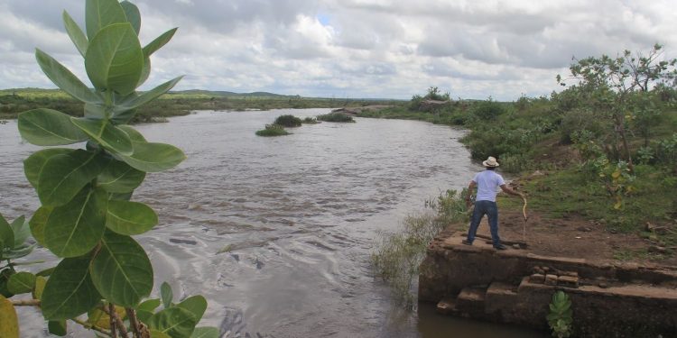 Águas do São Francisco devem chegar ao Castanhão nesta terça-feira (9), prevê SRH