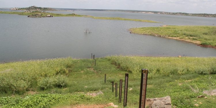 Ceará tem 12 açudes sangrando, 18 acima de 90% da capacidade e 55 com volume inferior a 30%