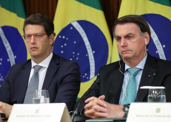 O presidente Jair Bolsonaro e o então ministro do Meio Ambiente, Ricardo Salles, durante Cúpula do Clima (Foto: Marcos Correa/Presidência da República via Reuters)