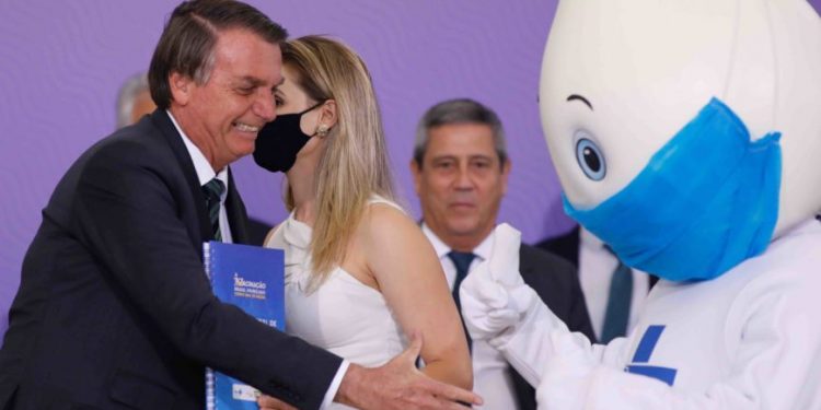 Governo Bolsonaro tem a menor média anual de aplicação de vacinas desde 1994