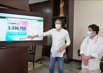 Camilo Santana e Dr. Cabeto em live nas redes sociais neste sábado (17) (Foto: José Wagner/Governo do Ceará)