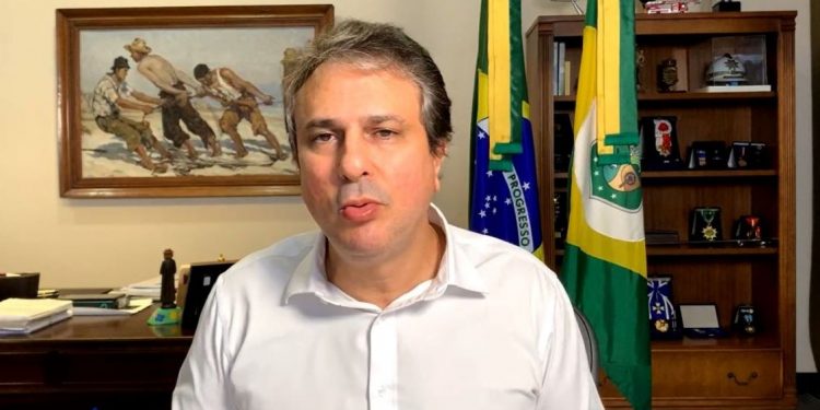 Camilo Santana anuncia auxílio cesta básica de R$ 200 a 150 mil pessoas, entre ambulantes e taxistas