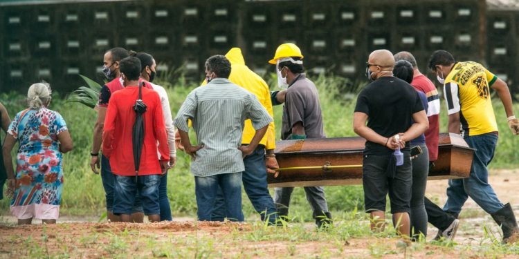 Covid já matou mais que AVC, infarto e doenças cardíacas em 2021 no Ceará