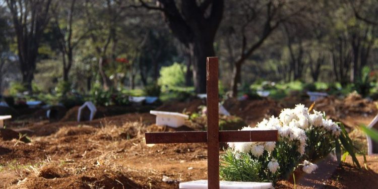 Brasil volta a registrar quase 3 mil mortes por Covid-19 em 24h