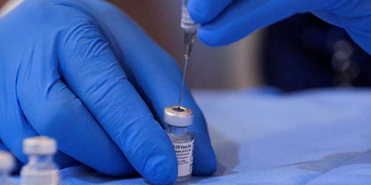 Secretaria se reúne com municípios para preparativos do uso da vacina Pfizer no Ceará