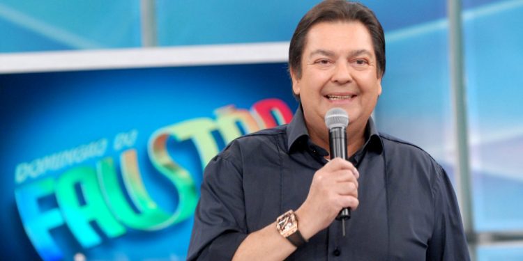 De saída da Globo, Fausto Silva fecha contrato de cinco anos com a Band