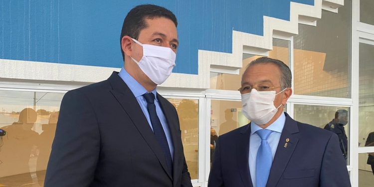 Justiça Eleitoral cassa mandatos do prefeito de Juazeiro do Norte, Glêdson Bezerra, e do vice, Giovanni Sampaio