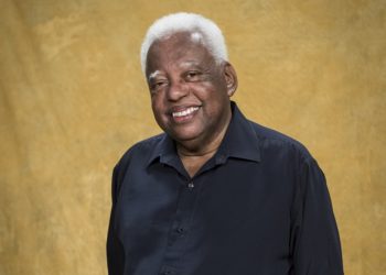 O ator João Acaiabe morreu na madrugada desta quinta-feira (1º) por complicações de Covid-19 (Foto: Divulgação/Globo/João Cotta)