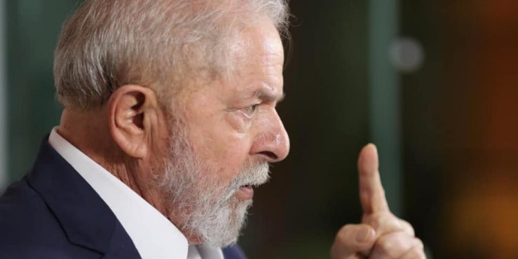 Em entrevista histórica, Lula pergunta: “Bolsonaro, quando é que você vai parar de brincar e governar o país?”