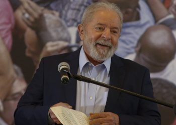 Após reaver direitos políticos, Lula altera cenário eleitoral (Foto: Miguel Schincariol/AFP)