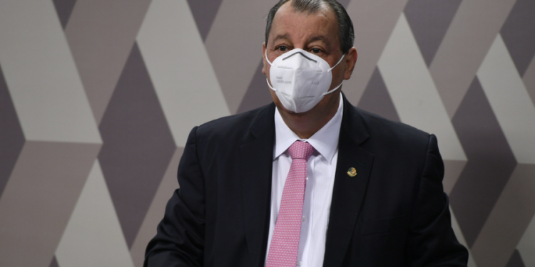 CPI da Covid elege Omar Aziz presidente e Renan Calheiros relator