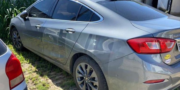 Pai e filho são presos sob suspeita de tortura em Aurora