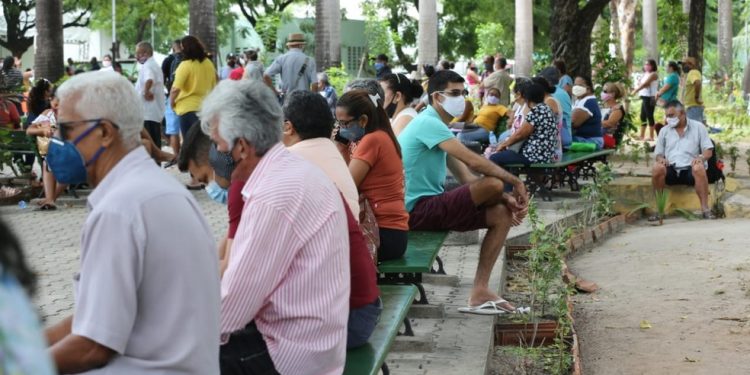 Expectativa de vida no Ceará deve cair 2,1 anos por causa da Covid-19, aponta estudo