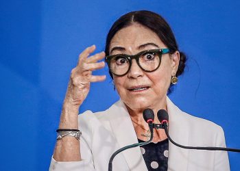Regina Duarte é condenada em processo movido por Lula