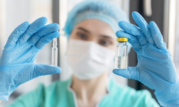 Anvisa autoriza uso emergencial de coquetel contra Covid-19