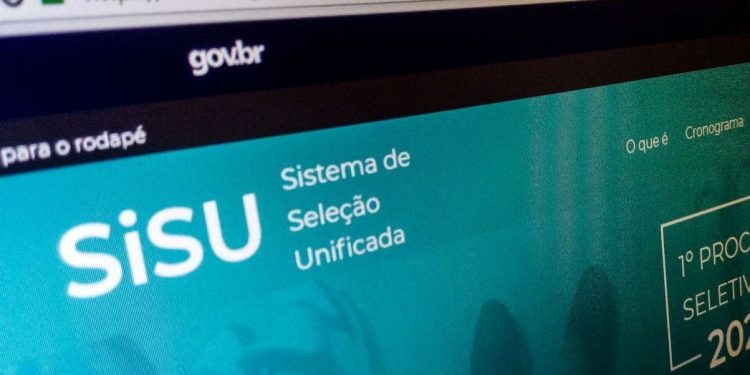 Universidades públicas têm 9.597 vagas em 24 cidades do Ceará; inscrições abertas