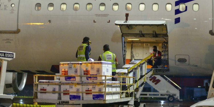 Ceará recebe 23° lote de vacinas contra a Covid-19 com mais de 173 mil doses