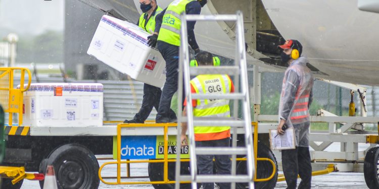 Ceará recebe 24ª remessa de vacinas contra Covid-19 nesta sexta-feira (14)