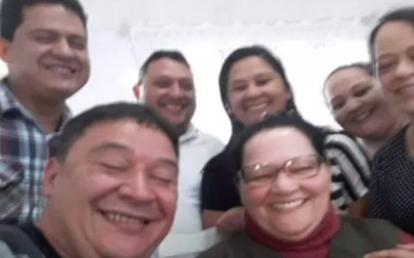 Pai e quatro filhos morrem de Covid em 33 dias: ‘Difícil de superar’