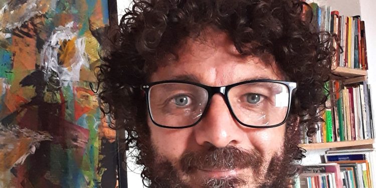 Ativista cultural disponibiliza gratuitamente seu novo livro; veja como baixar