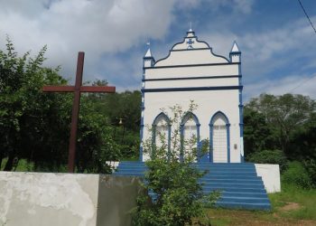 A Igreja de Santo Inácio de Loyola ainda permanece em pé no Caldeirão da Santa Cruz (Foto: Antonio Rodrigues)
