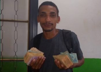 Catadores encontram R$ 28,8 mil em lixo e devolvem