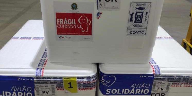 Ceará recebe mais de 25 mil doses de CoronaVac neste sábado (15)