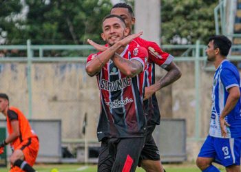 Ferroviário goleia Crato por 4 a 0 e assume liderança do Estadual