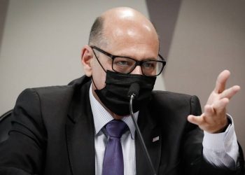 O diretor do Instituto Butantan, Dimas Covas, na CPI da Covid (Foto: Pablo Jacob/Agência O Globo)