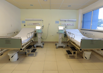 O número de leitos foi ampliado em menos de dez dias após o Governo do Estado iniciar o funcionamento da unidade de campanha anexa ao hospital (Foto: Raquel Oliveira)