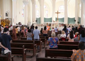 Templos devem obedecer 'toque de recolher', protocolos sanitários e limite de capacidade (Foto: Fabiane de Paula/SVM)