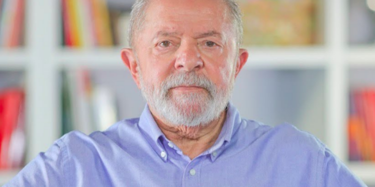 Nos últimos anos, andamos para trás; economia do Brasil encolheu, diz Lula