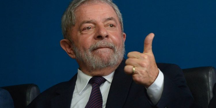 “Serei candidato contra o Bolsonaro”, assume Lula em entrevista a jornal francês