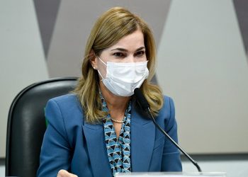 A secretária do Ministério da Saúde Mayra Pinheiro em depoimento à CPI da Covid (Foto: Jefferson Rudy/Agência Senado)