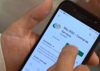 Segurados que receberem a notificação devem acessar o aplicativo Meu INSS ou procurar o banco onde recebem o benefício para realizar a prova de vida (Foto: Divulgação)