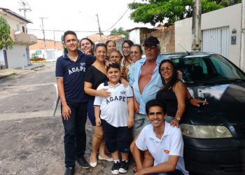 Dia das mães: Mulher adota irmãos em Morada Nova e cuida deles desde a infância