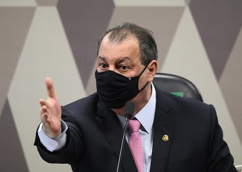 O senador Omar Aziz durante sessão da CPI da Covid, em Brasília (Foto: Jefferson Rudy/Ag. Senado)