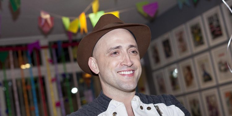 Morre o ator e comediante Paulo Gustavo, aos 42 anos, em decorrência da Covid-19