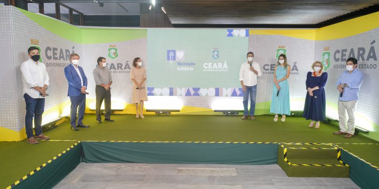 Vacinação Solidária conscientiza para doações de alimentos a famílias de baixa renda