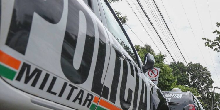 Oficial da PM se torna réu por emitir atestados falsos enquanto soldado de licença viaja aos EUA