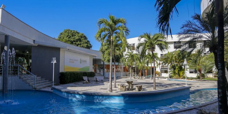 Camilo Santana inaugura Casa de Cuidados do Ceará para reabilitação humanizada de pacientes pós-Covid