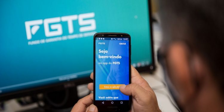 Revisão do FGTS: campanha colhe assinaturas para pressionar julgamento do STF