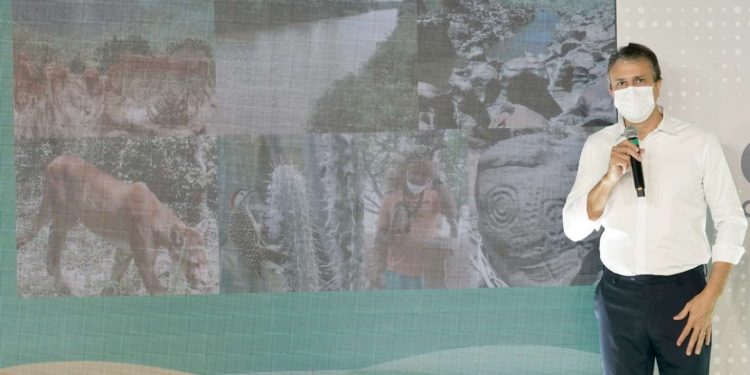 Camilo Santana assina decreto que cria nova área ambiental protegida no Crato