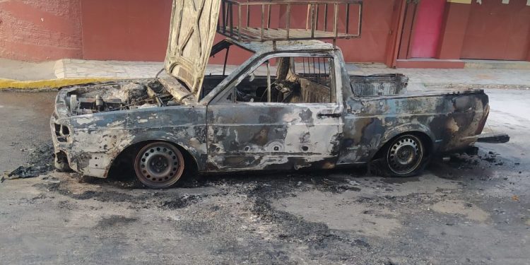 Verdureiro que perdeu carro e R$ 2,7 mil em incêndio, no Crato, compra novo veículo com dinheiro de vaquinha