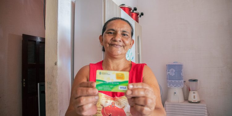 Com novo lote, Governo do Ceará amplia benefício do Cartão Mais Infância para 110 mil famílias