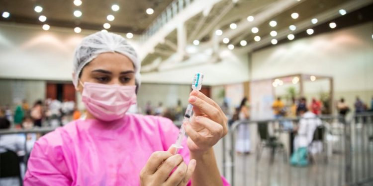 Covid-19: 21 cidades do Ceará aplicaram todas as vacinas recebidas para a primeira dose