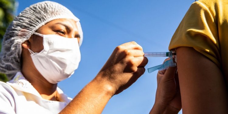 Veja mapa com ranking das cidades que mais cadastraram pessoas para vacinação contra Covid no Ceará