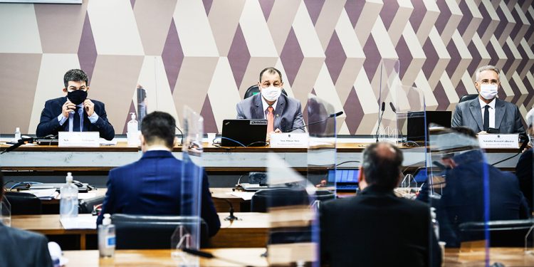 CPI vai convocar vendedor de vacinas que teria recebido pedido de propina