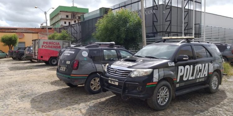 Professora conta ter levado soco no rosto após pedir que homem usasse máscara em reforço escolar no Interior do Ceará