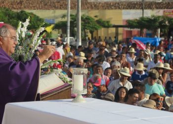Dom Gilberto deixa a Diocese de Crato, responsável por 33 paróquias da região do Cariri. O cargo segue vacante, assim como está, atualmente, a Diocese de Iguatu (Foto: Antonio Rodrigues)